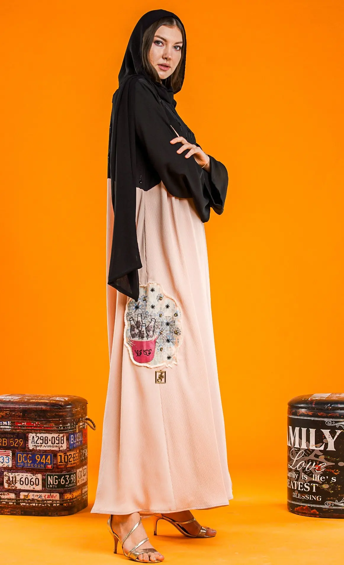 Cola Abaya, photo 2